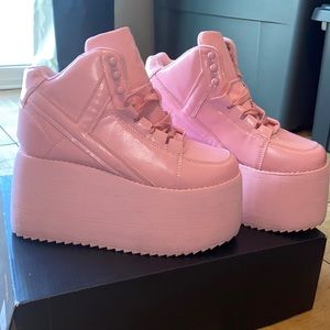 YRU platform pink boots size 9. Lightly worn.
